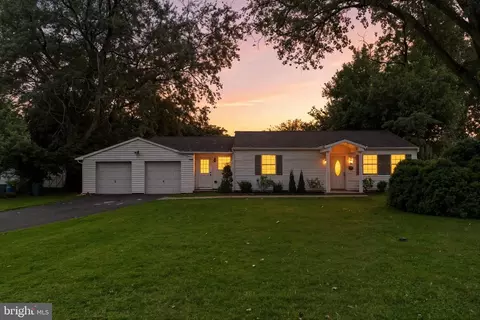 101 Lake View Dr, Annapolis, MD 21403