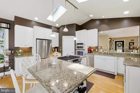 Kitchen - 7 Ken Mar Ave, Pasadena, MD 21122 photo 1 of 4