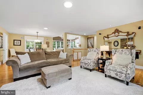 Living - 7 Ken Mar Ave, Pasadena, MD 21122 photo 1 of 1