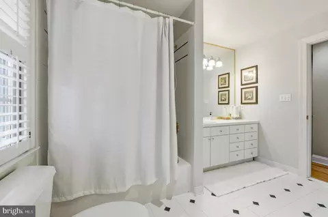 Bath - 7 Ken Mar Ave, Pasadena, MD 21122 photo 5 of 7