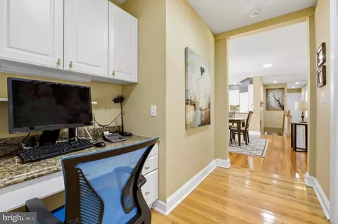 Entry Way - 7 Ken Mar Ave, Pasadena, MD 21122 photo 3 of 4
