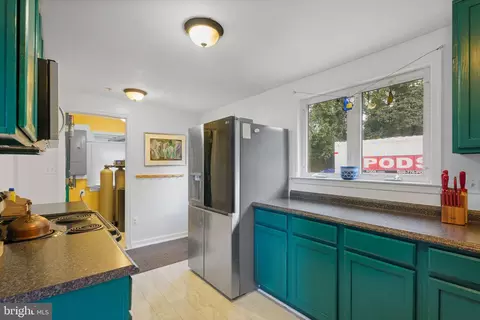 1304 Tuggies Rd, Pasadena, MD 21122 photo 22
