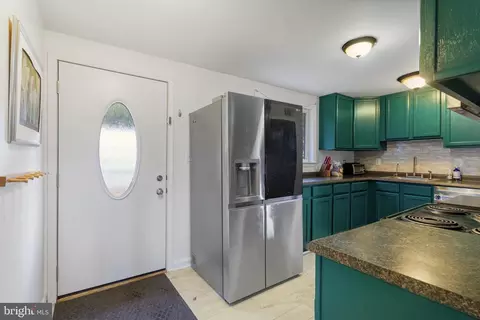 1304 Tuggies Rd, Pasadena, MD 21122 photo 14