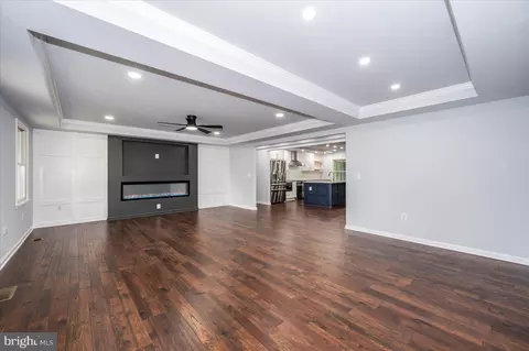 Living - 301 Unity Ln, Annapolis, MD 21401 photo 3 of 14