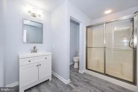 Bath - 301 Unity Ln, Annapolis, MD 21401 photo 6 of 11