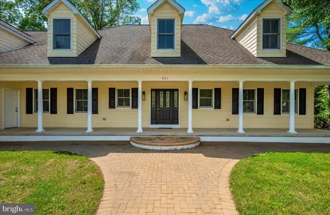 Exterior - 301 Unity Ln, Annapolis, MD 21401 photo 6 of 23