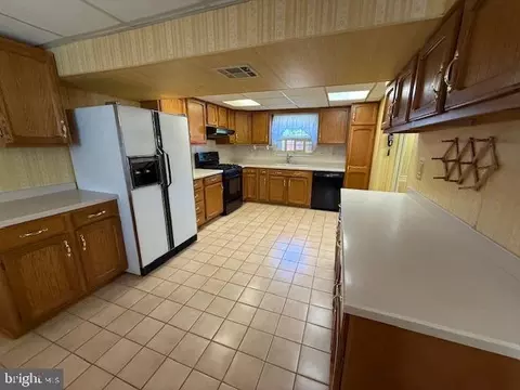 750 215th St, Pasadena, MD 21122 photo 48