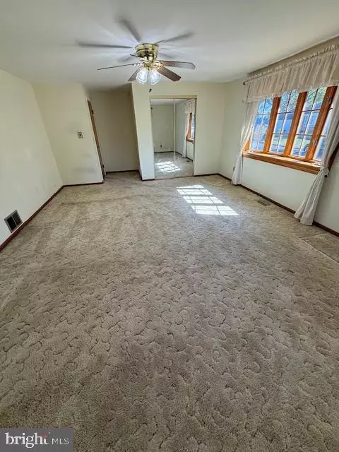 750 215th St, Pasadena, MD 21122 photo 26