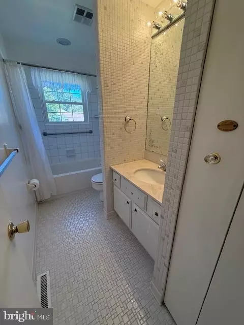 750 215th St, Pasadena, MD 21122 photo 33