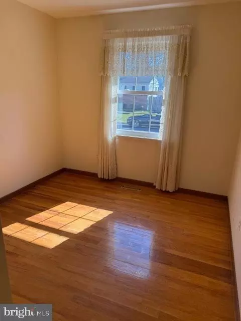 750 215th St, Pasadena, MD 21122 photo 31