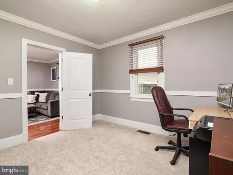 Entry Way - 161 Roland Rd, Pasadena, MD 21122 photo 2 of 3
