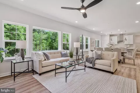 1306 Spruce St, Shady Side, MD 20764 photo 12