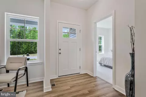 1306 Spruce St, Shady Side, MD 20764 photo 2