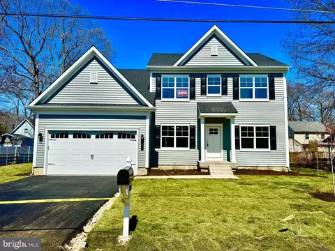 1306 Spruce St, Shady Side, MD 20764
