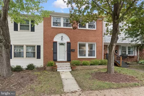 1678 Wilkshire Dr, Crofton, MD 21114