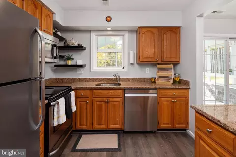 Kitchen - 249 Overleaf Dr, Arnold, MD 21012 photo 2 of 3