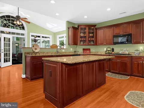 Kitchen - 8915 Winged Foot Dr, Pasadena, MD 21122 photo 5 of 11