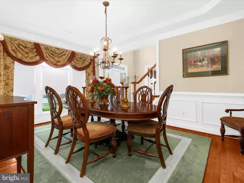 Dining - 8915 Winged Foot Dr, Pasadena, MD 21122 photo 2 of 6