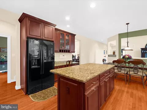Kitchen - 8915 Winged Foot Dr, Pasadena, MD 21122 photo 7 of 11