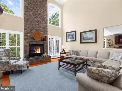 Living - 8915 Winged Foot Dr, Pasadena, MD 21122 photo 5 of 9