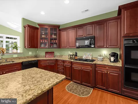 Kitchen - 8915 Winged Foot Dr, Pasadena, MD 21122 photo 9 of 11