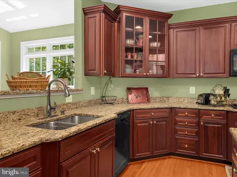 Kitchen - 8915 Winged Foot Dr, Pasadena, MD 21122 photo 6 of 11