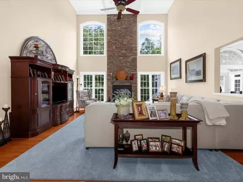 Living - 8915 Winged Foot Dr, Pasadena, MD 21122 photo 4 of 9