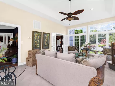 Living - 8915 Winged Foot Dr, Pasadena, MD 21122 photo 3 of 9