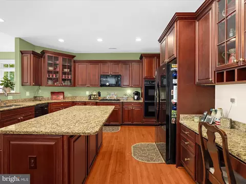 Kitchen - 8915 Winged Foot Dr, Pasadena, MD 21122 photo 3 of 11