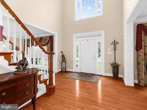 Entry Way - 8915 Winged Foot Dr, Pasadena, MD 21122 photo 4 of 6
