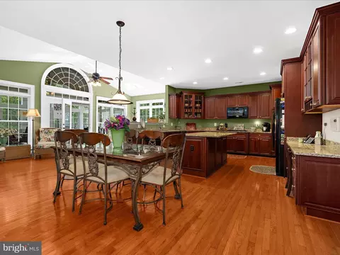 Kitchen - 8915 Winged Foot Dr, Pasadena, MD 21122 photo 2 of 11