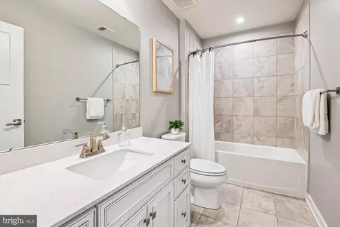 Bath - 2188 Nottoway Dr, Hanover, MD 21076 photo 2 of 4