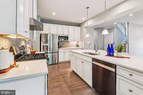 Kitchen - 2188 Nottoway Dr, Hanover, MD 21076 photo 2 of 3