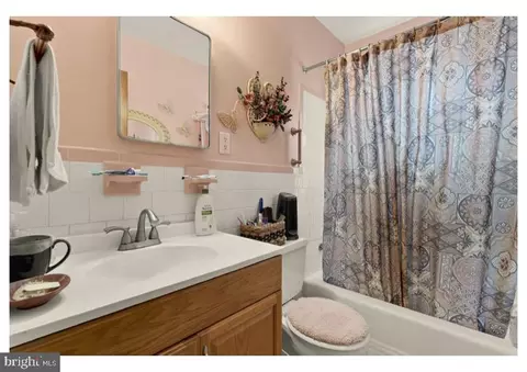 Bath - 7524 Harmans Rd, Harmans, MD 21077 photo 1 of 1