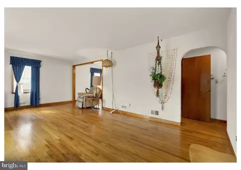 Living - 7524 Harmans Rd, Harmans, MD 21077 photo 1 of 5
