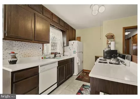 Kitchen - 7524 Harmans Rd, Harmans, MD 21077 photo 2 of 3