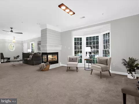 301 Colony Point Pl, Edgewater, MD 21037 photo 12
