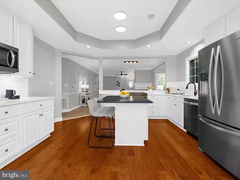 301 Colony Point Pl, Edgewater, MD 21037 photo 15