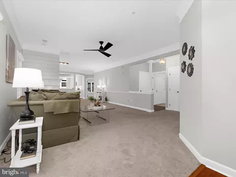 301 Colony Point Pl, Edgewater, MD 21037 photo 6