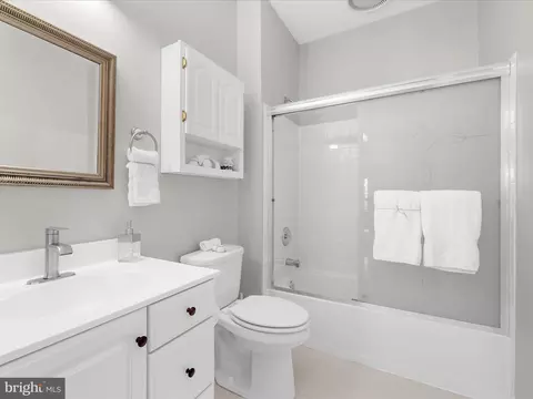 301 Colony Point Pl, Edgewater, MD 21037 photo 32