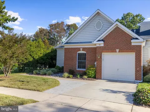 301 Colony Point Pl, Edgewater, MD 21037 photo 4