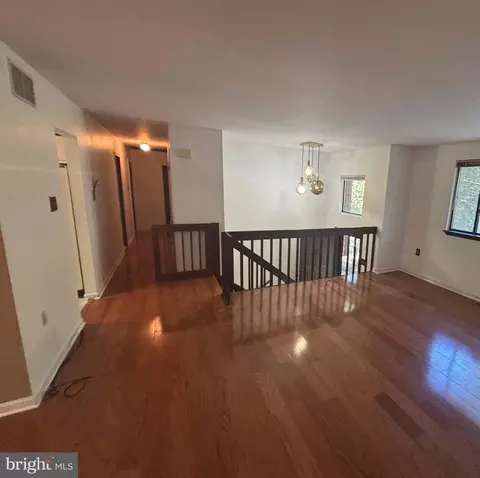 Entry Way - 3160 Rolling Rd, Edgewater, MD 21037 photo 3 of 5