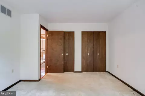 Bedroom - 3160 Rolling Rd, Edgewater, MD 21037 photo 3 of 10