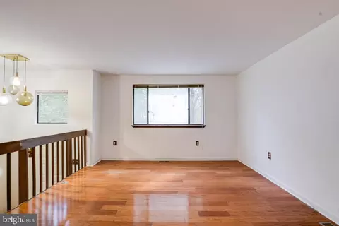 Living - 3160 Rolling Rd, Edgewater, MD 21037 photo 2 of 6