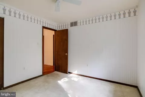 Bedroom - 3160 Rolling Rd, Edgewater, MD 21037 photo 6 of 10
