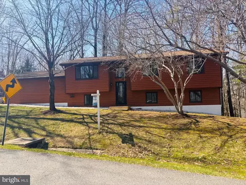 3160 Rolling Rd, Edgewater, MD 21037