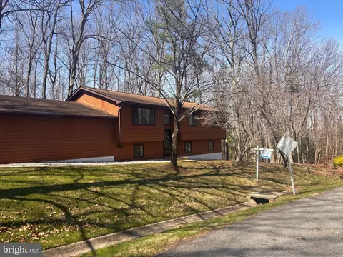 Exterior - 3160 Rolling Rd, Edgewater, MD 21037 photo 2 of 11