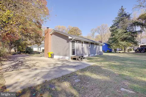 Exterior - 4 Roosevelt Dr, Annapolis, MD 21401 photo 3 of 6