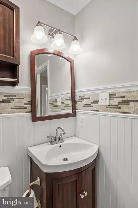 233 Beachwood Rd, Pasadena, MD 21122 photo 24