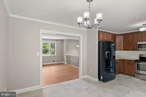 233 Beachwood Rd, Pasadena, MD 21122 photo 11